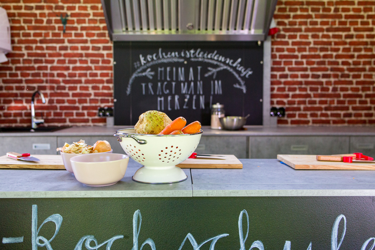 Unser Ernhrungsbus hat alles an Bord, was man zum Kochen braucht.  S. Schrder-Esch